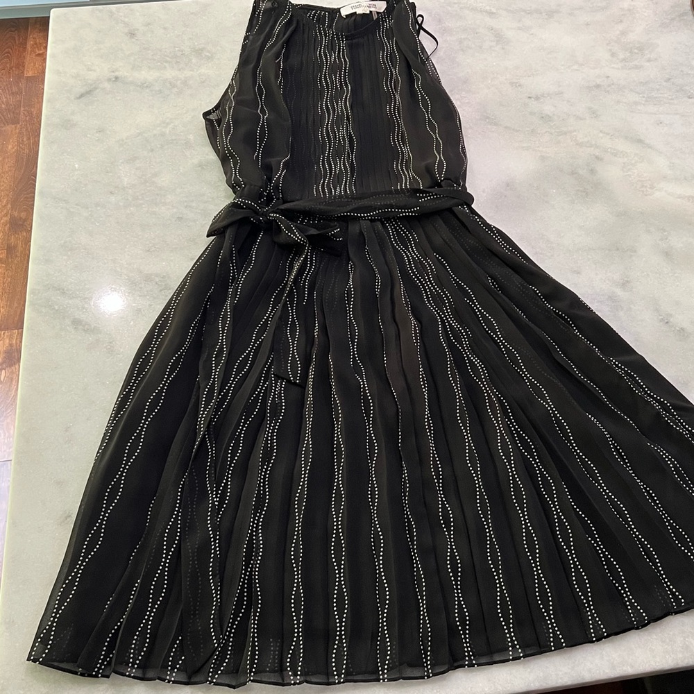 Diane Von Furstenberg Ria Chiffon dress, Size 14, New With Tags.